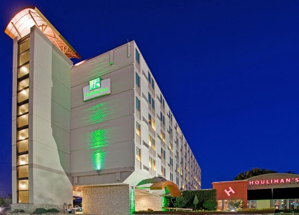 Holiday Inn At the Campus image 1
