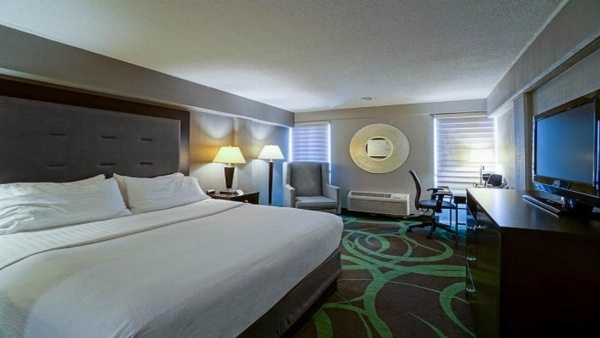 Holiday Inn At the Campus image 25