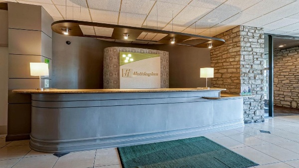 Holiday Inn At the Campus image 5